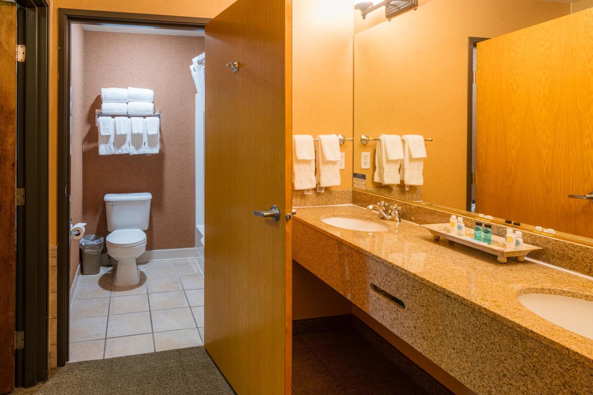 Comfort Inn & Suites Spokane Valley Extérieur photo